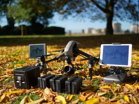DJI Inspire 2 Zenmuse X5S  2xRemotes Crystalsky 7’85 Monitor