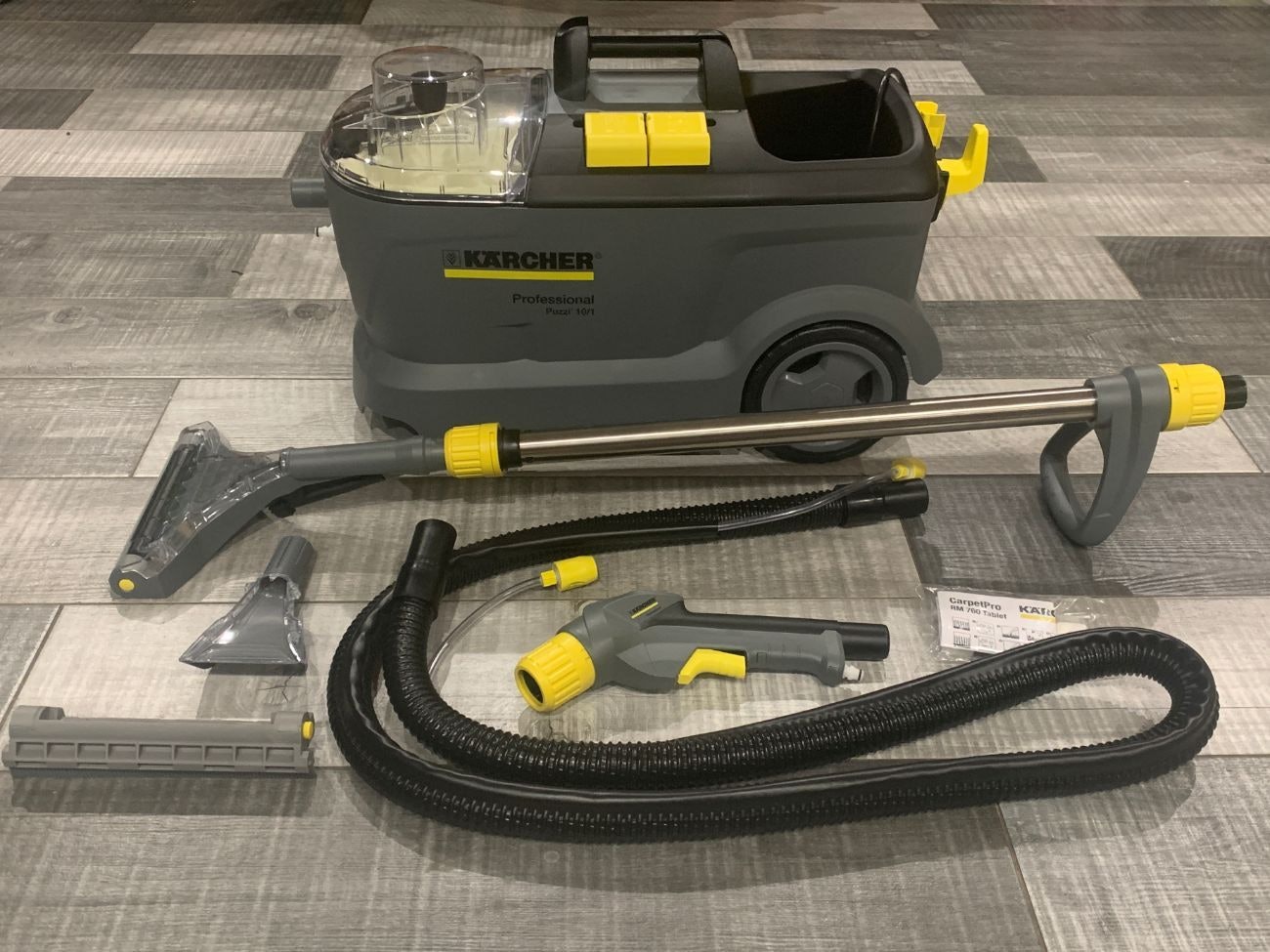 for-hire-karcher-puzzi-101-1250w-carpet-cleaner-28943953