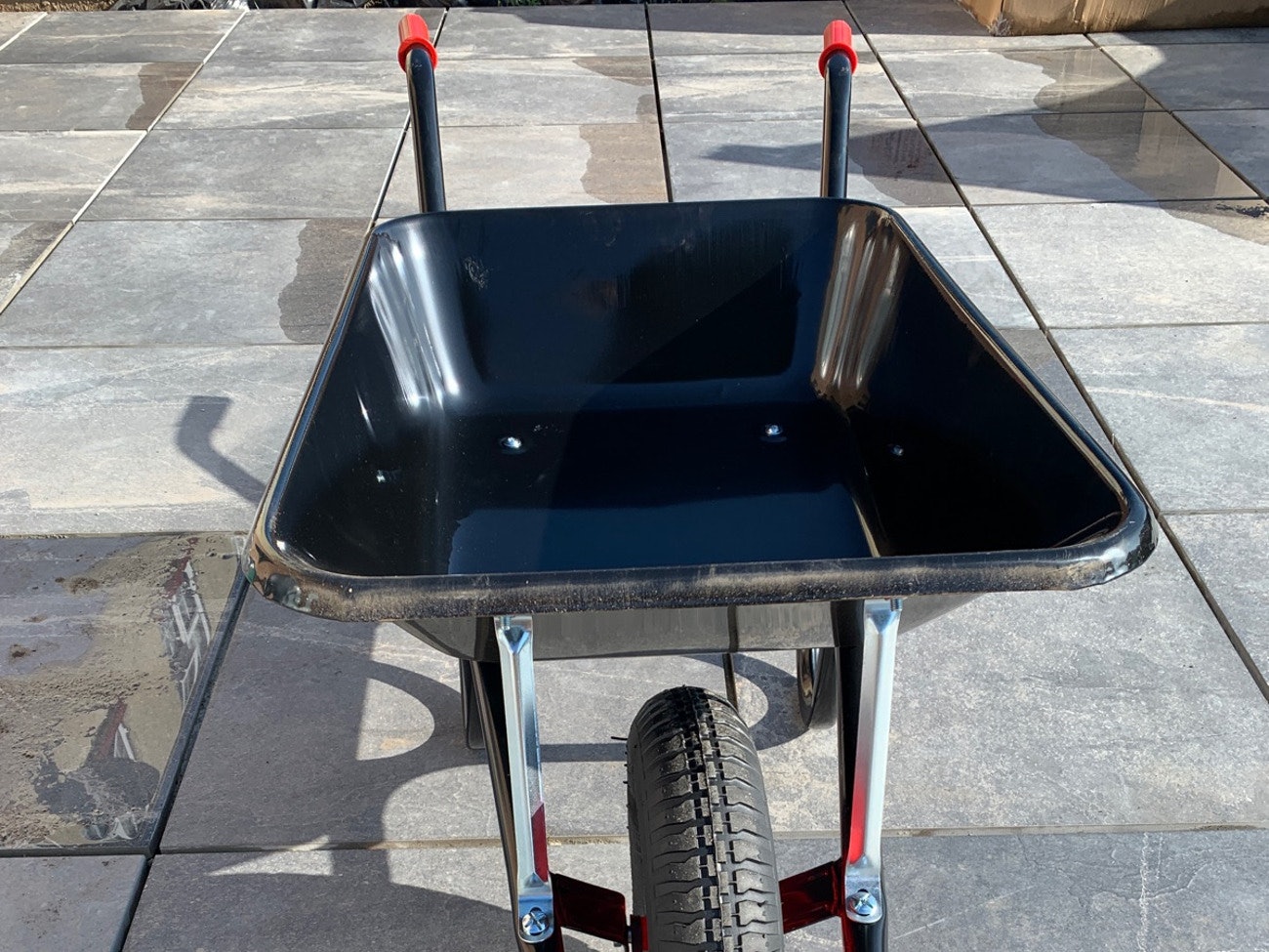 wheelbarrow-85ltr-gardeningbuilding-easyload-44190524